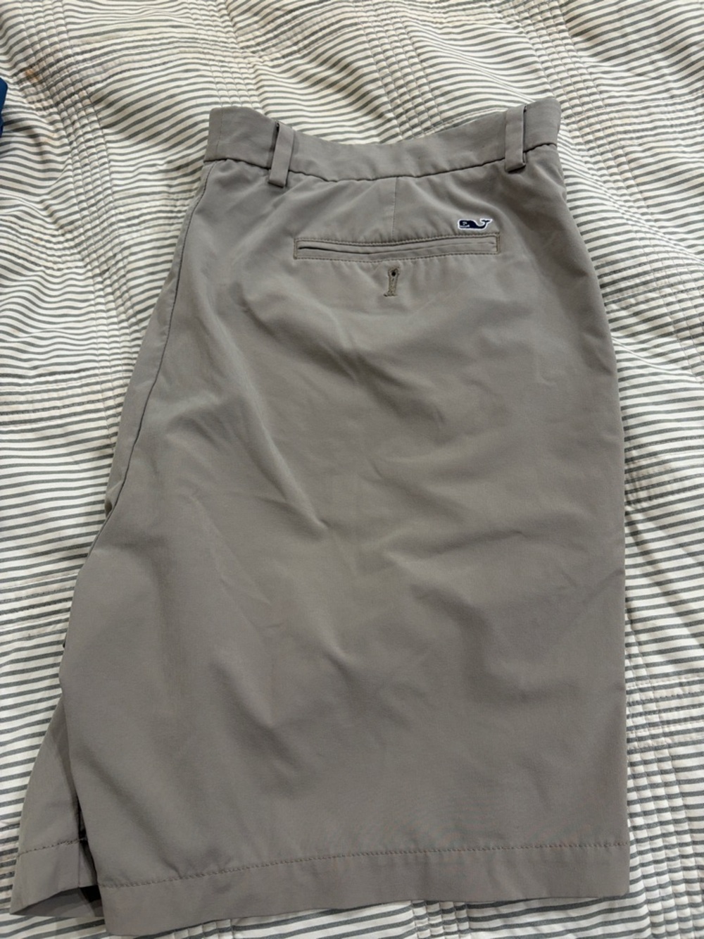 Vineyard Vine 8” inseam golf shorts
